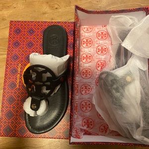 Tory burch flip flops